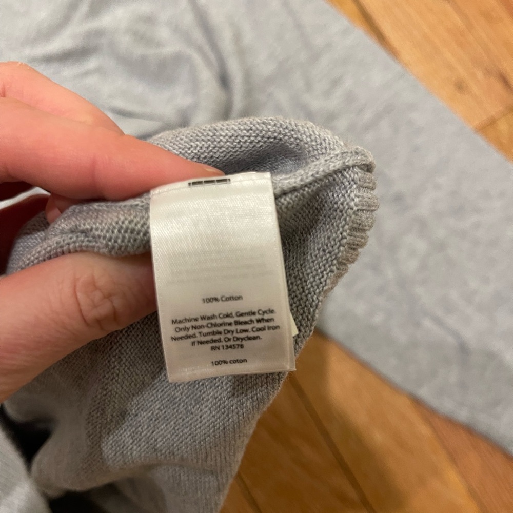 Vineyard Vines Quarter Zip - Picture 7 of 7